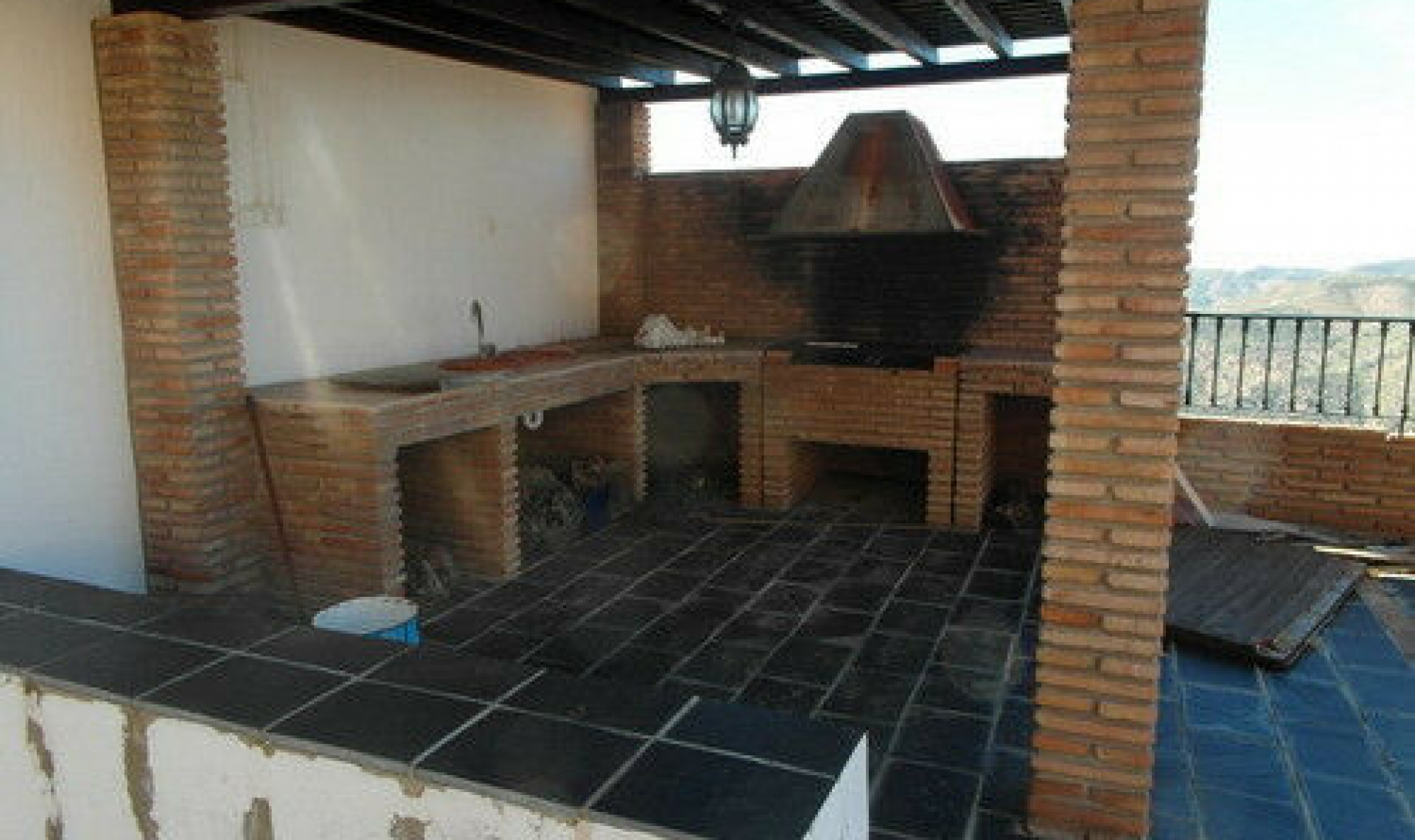 Resale - House -
Comares