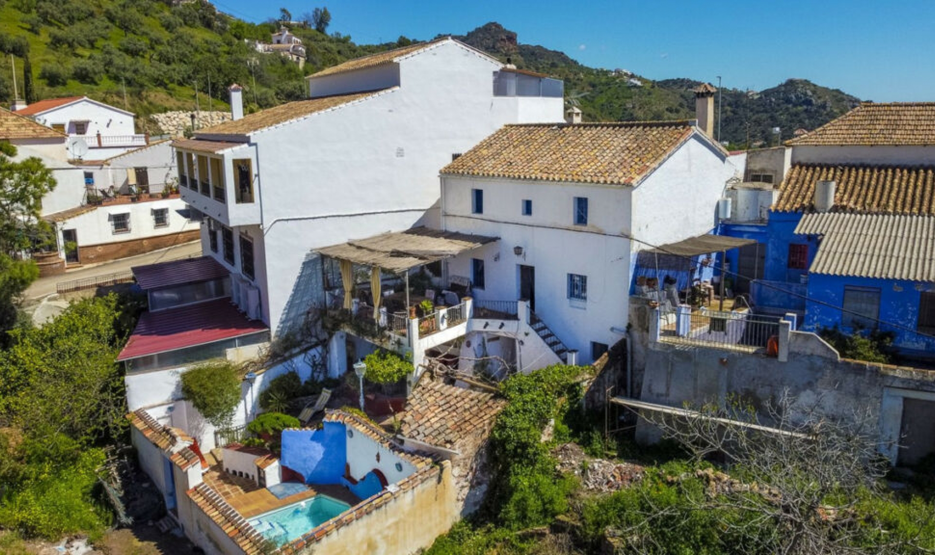 Resale - House -
Comares