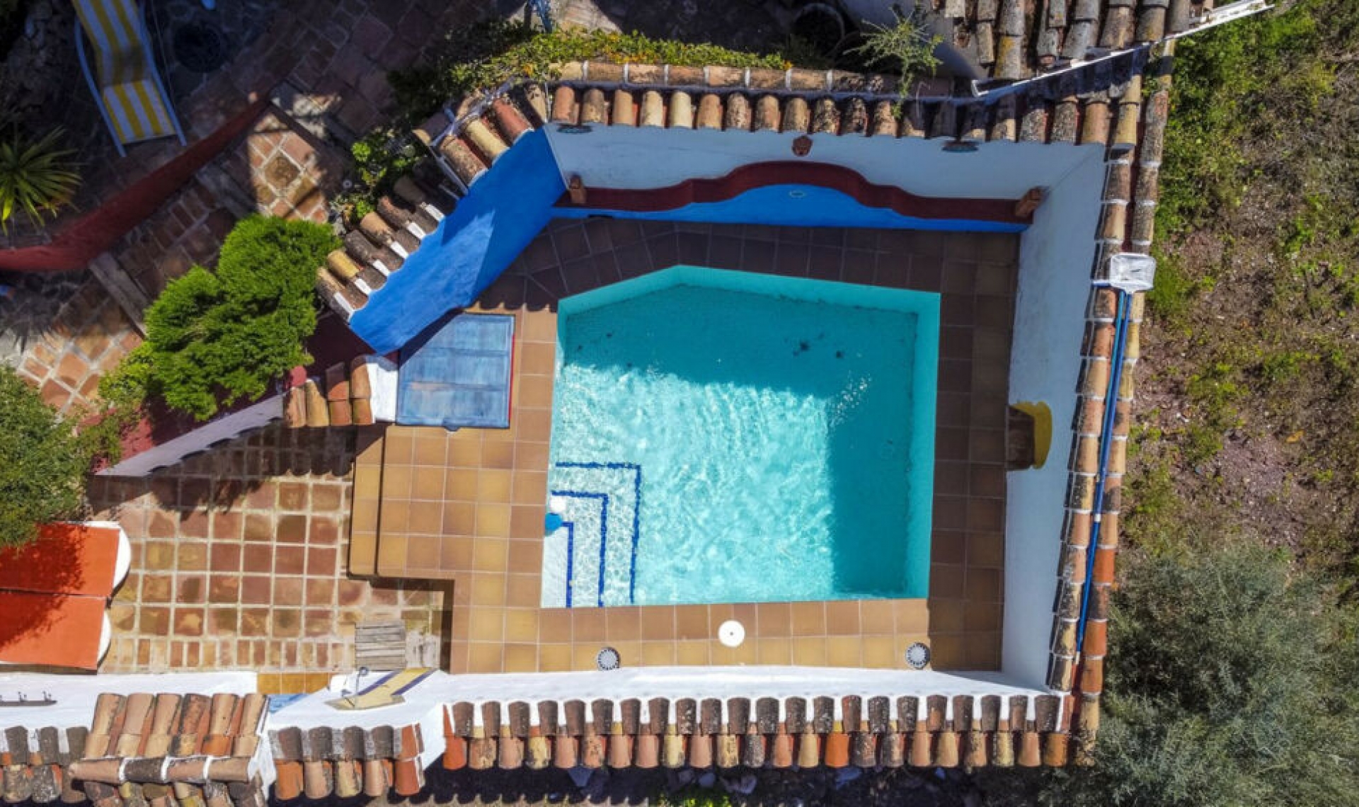 Resale - House -
Comares