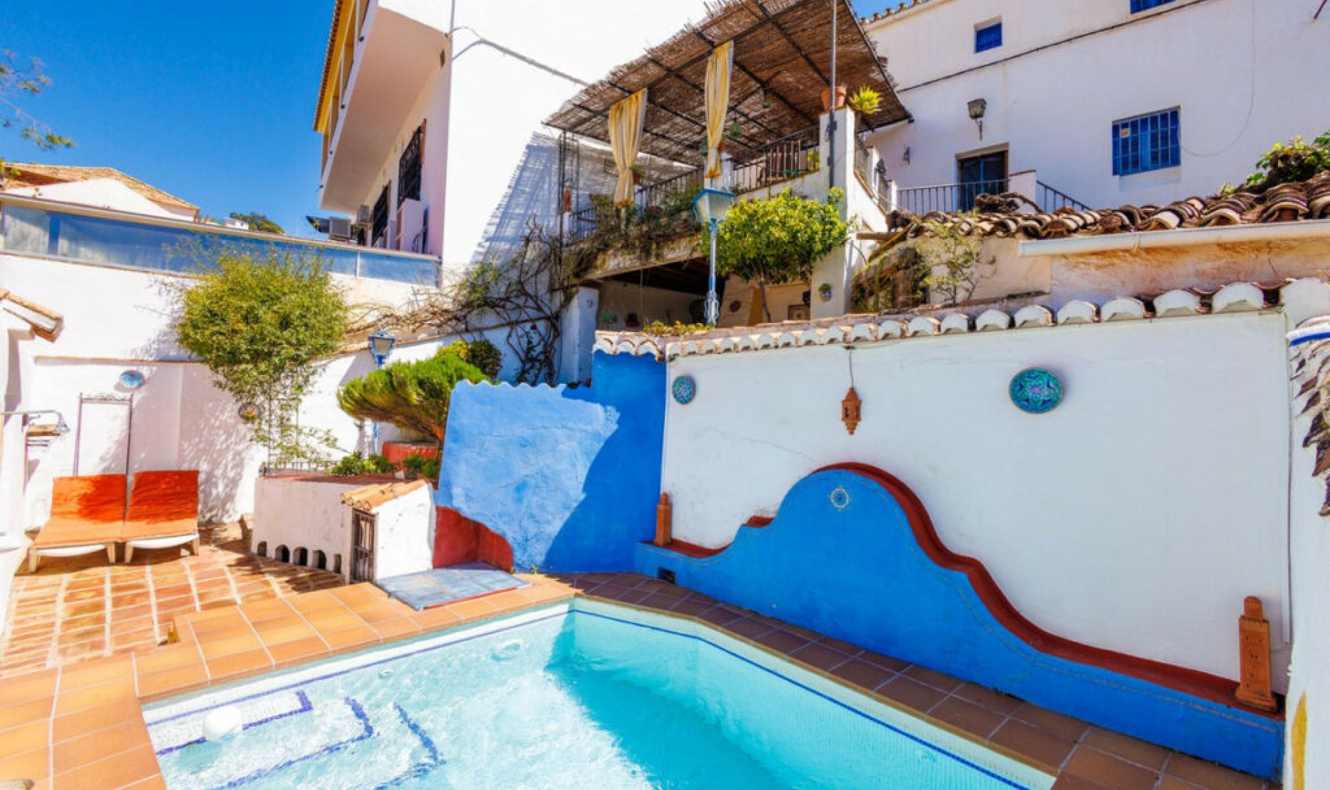 Resale - House -
Comares