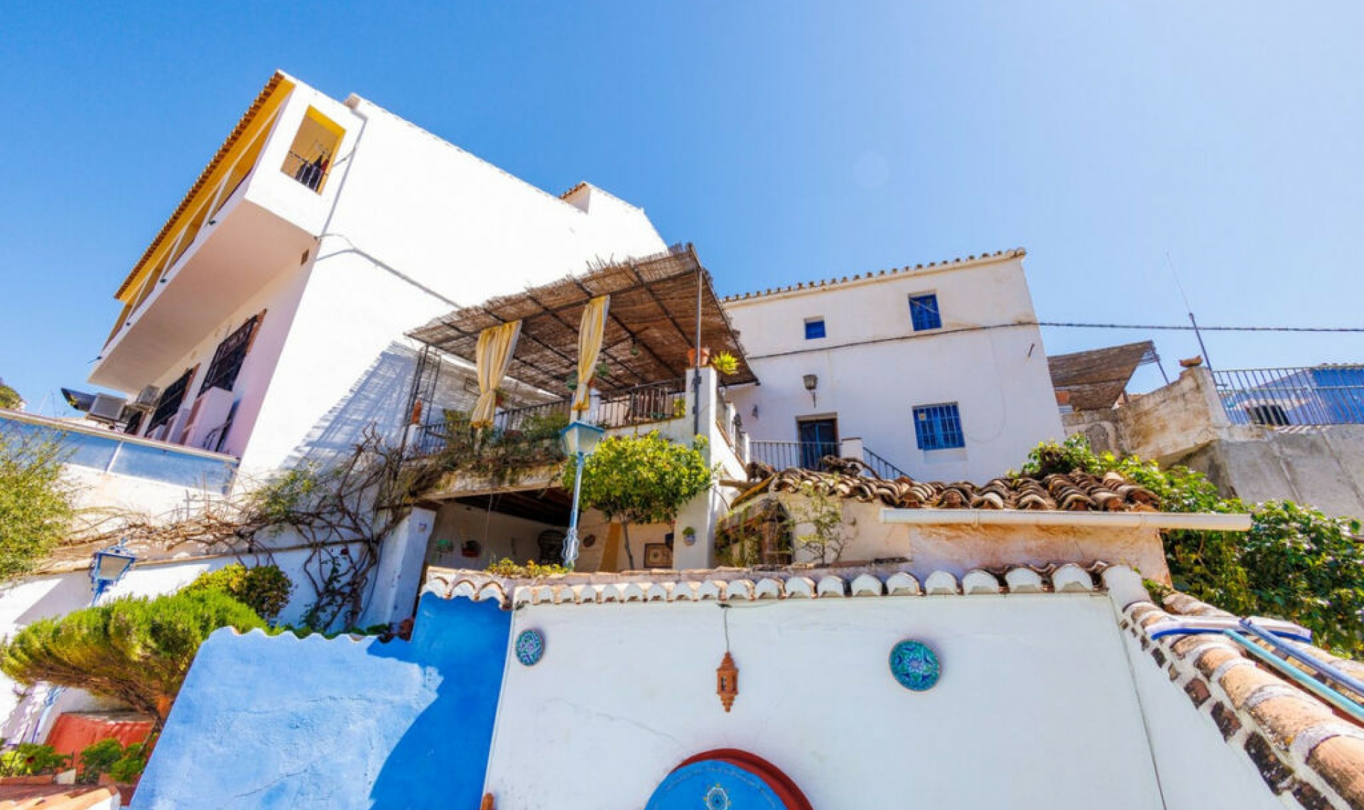 Resale - House -
Comares