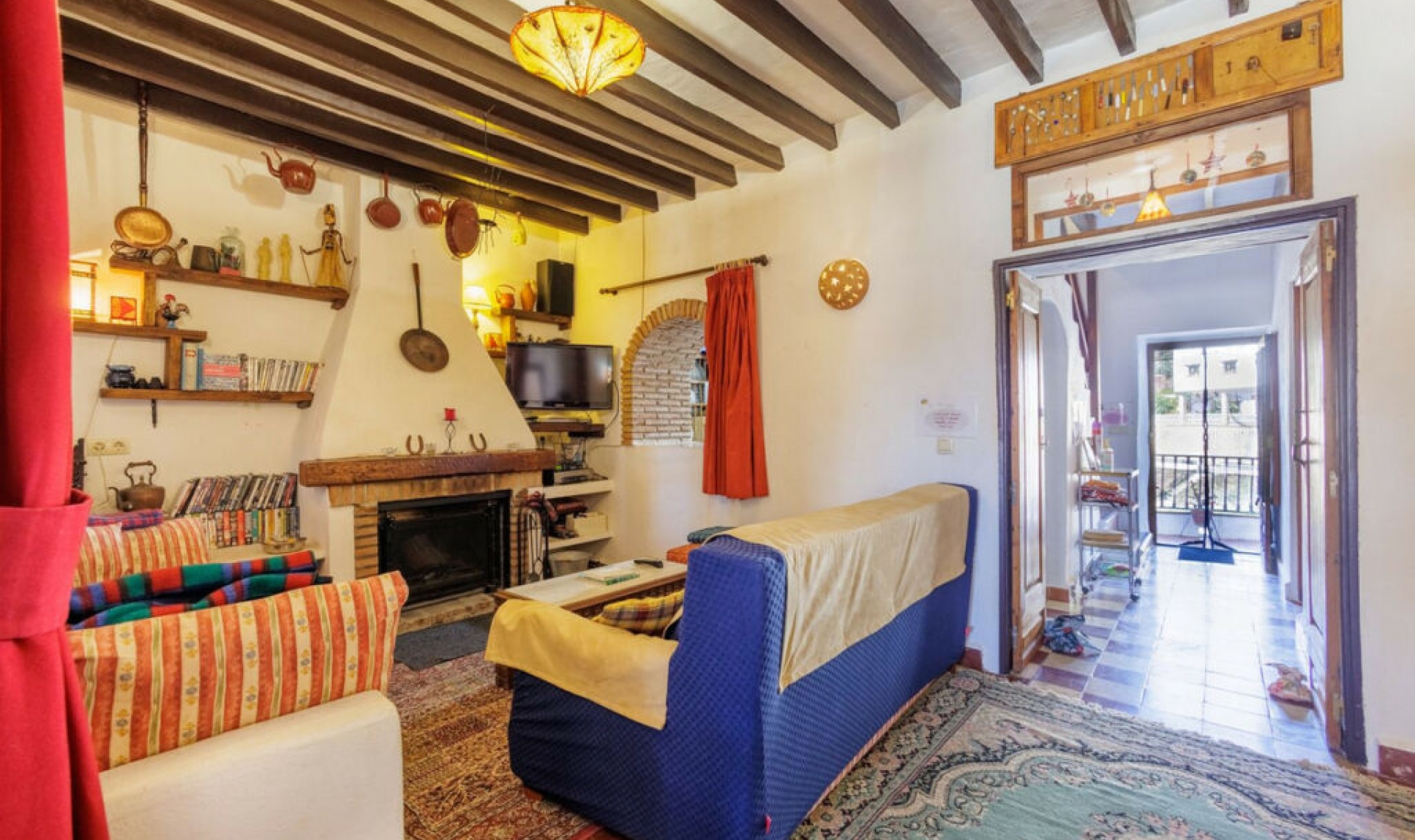 Resale - House -
Comares