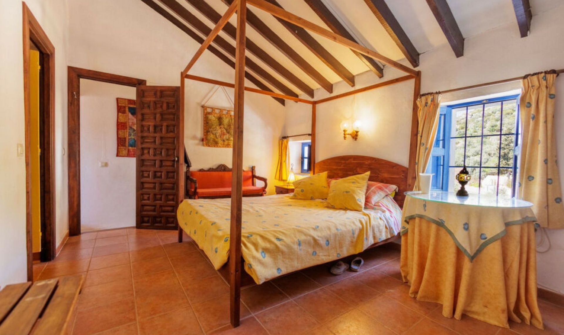 Resale - House -
Comares