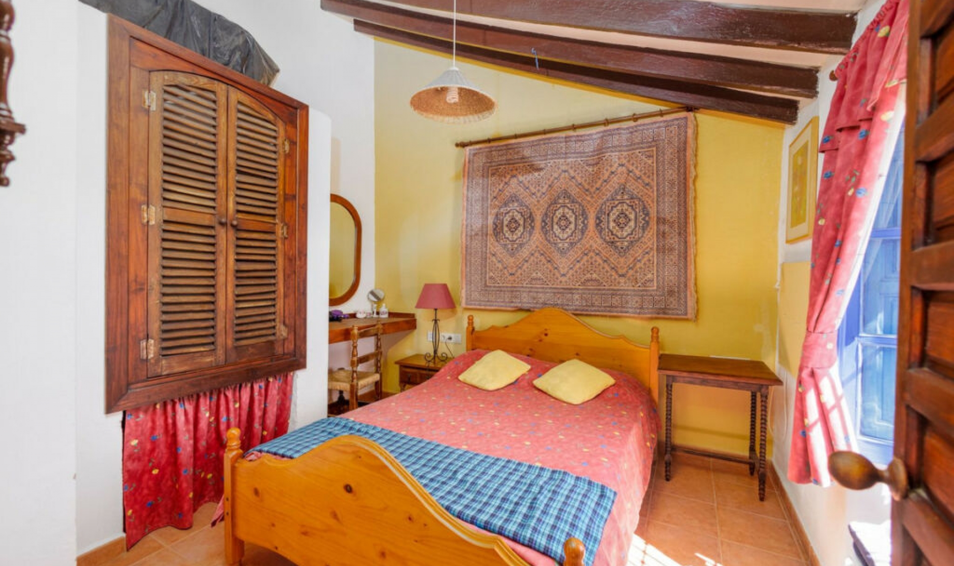 Resale - House -
Comares