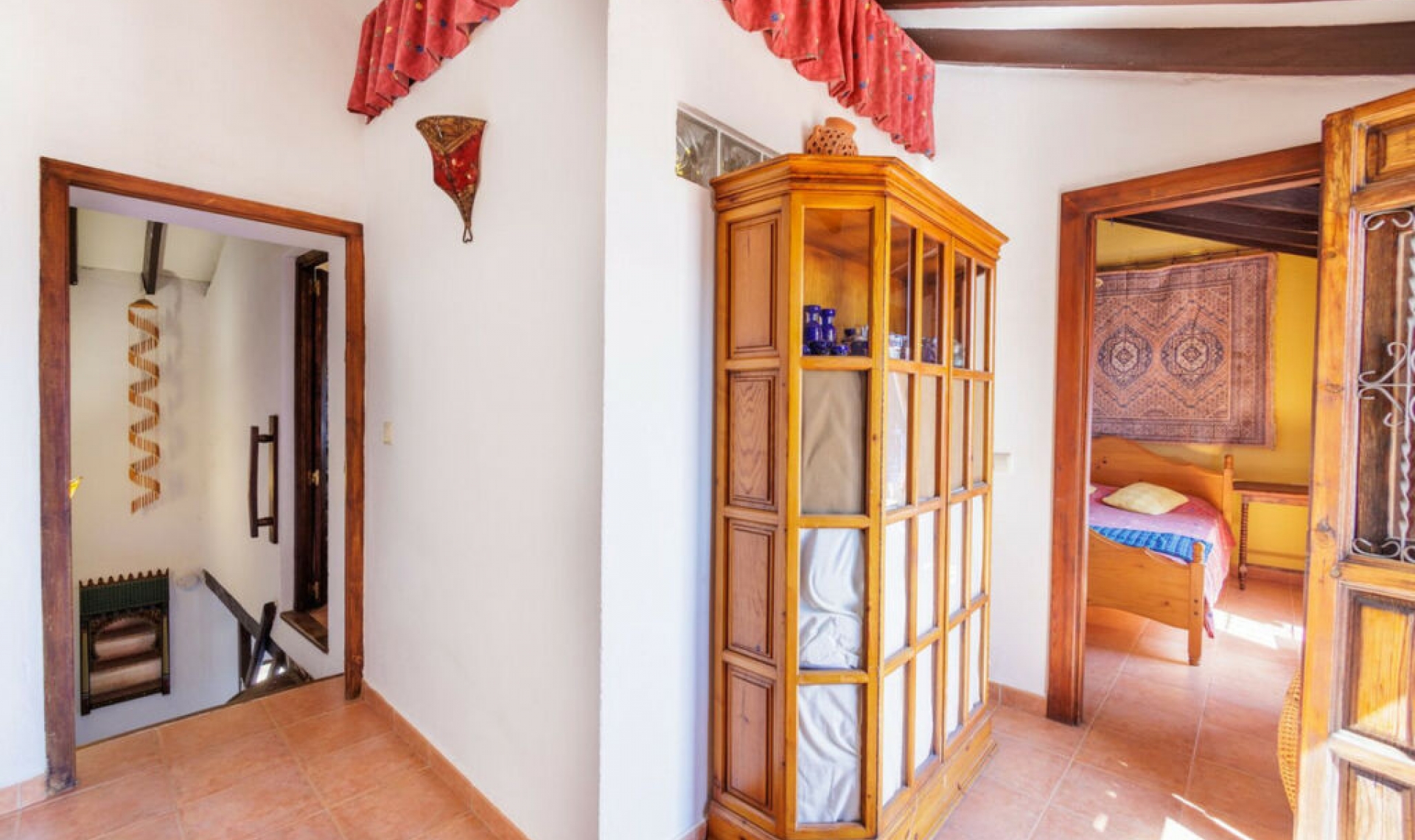 Resale - House -
Comares