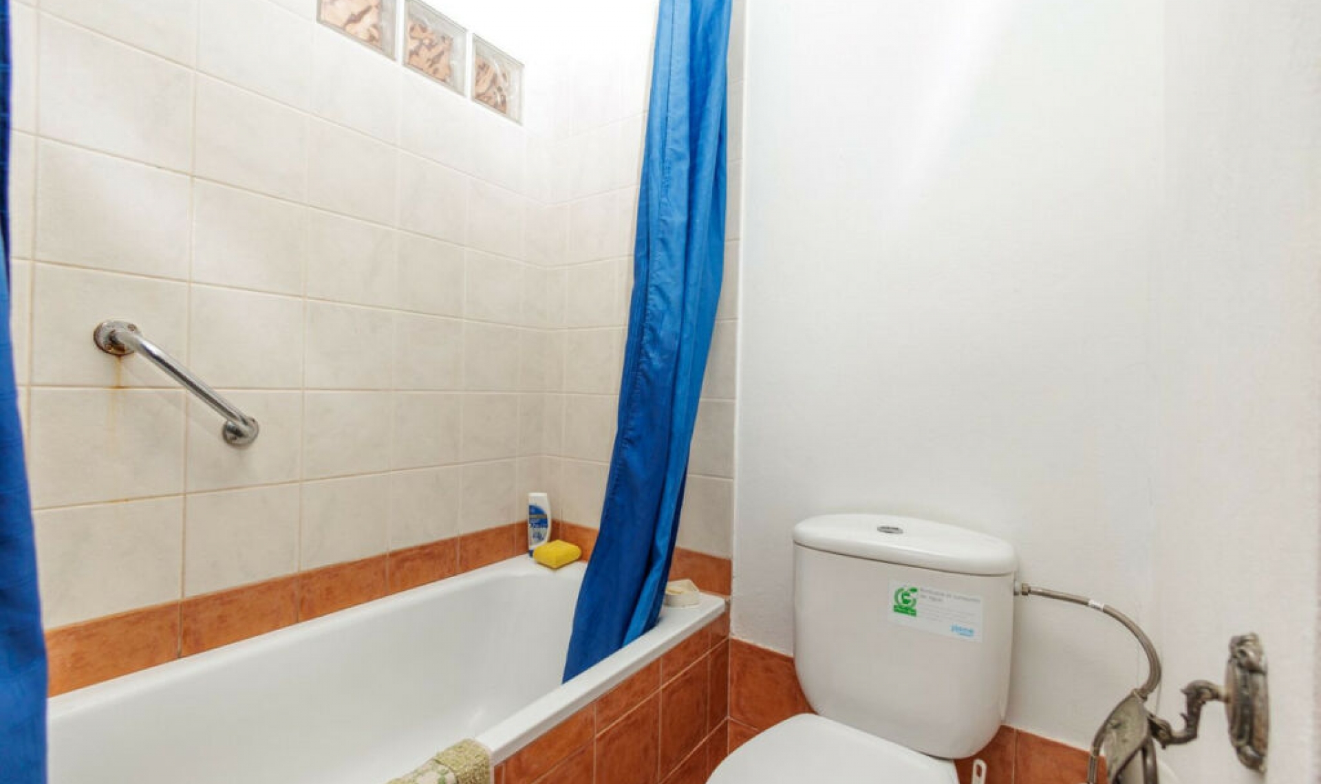 Resale - House -
Comares