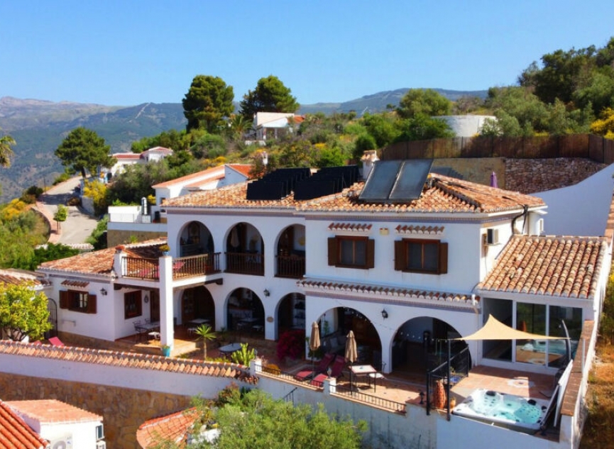 Resale - House -
Cómpeta