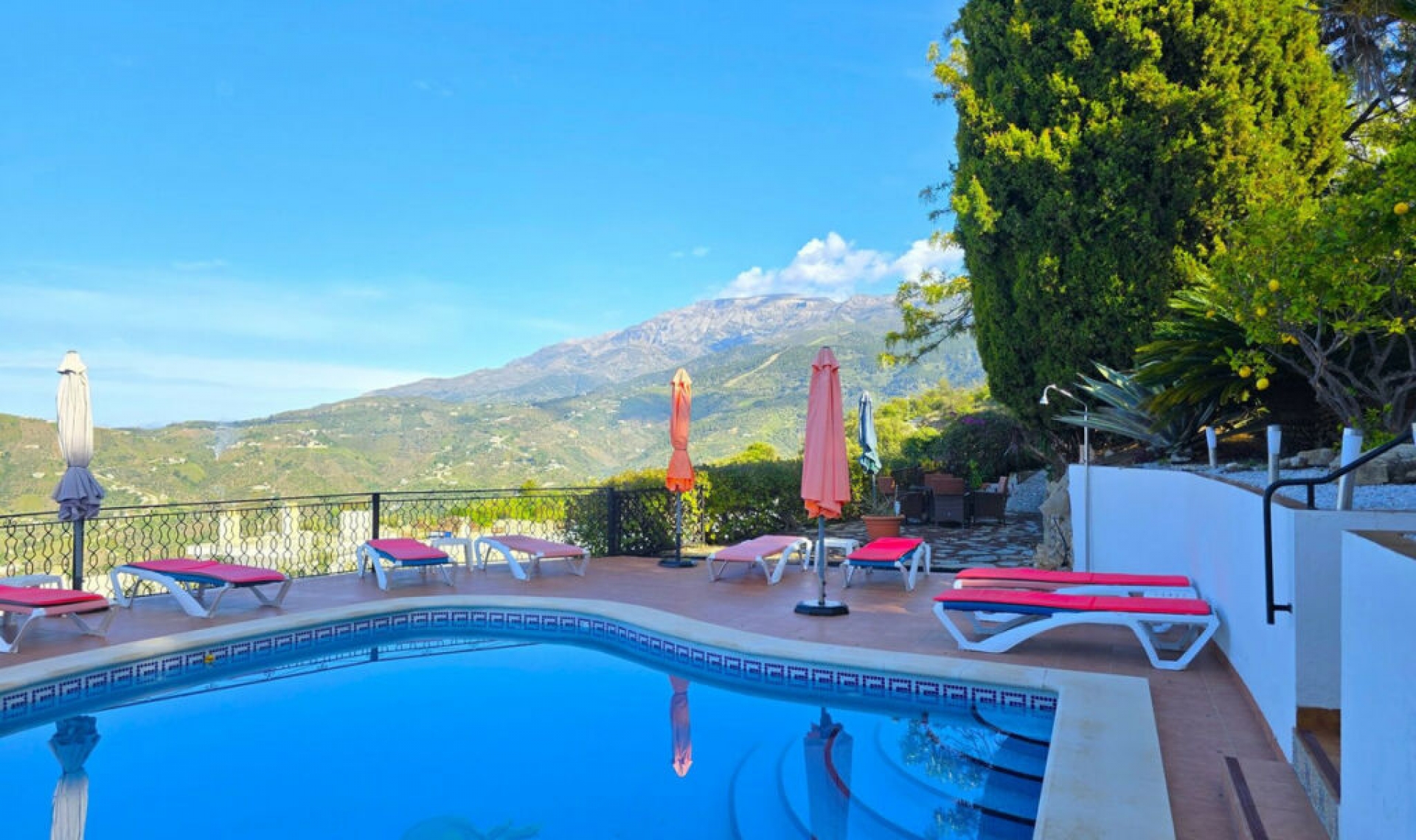 Resale - House -
Cómpeta