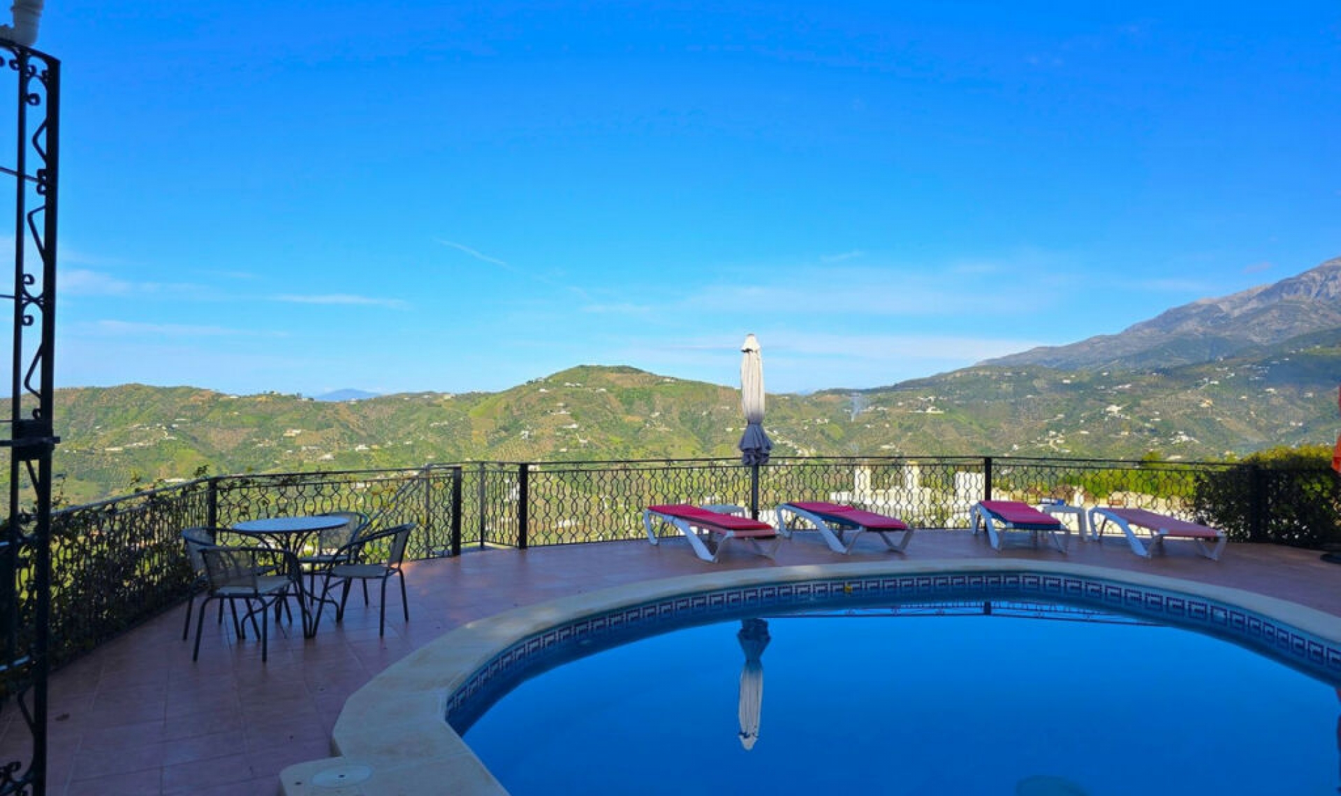 Resale - House -
Cómpeta