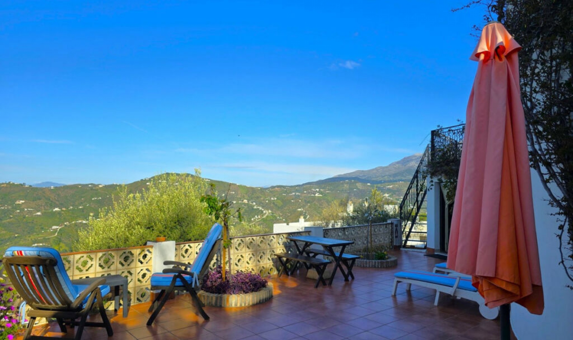 Resale - House -
Cómpeta