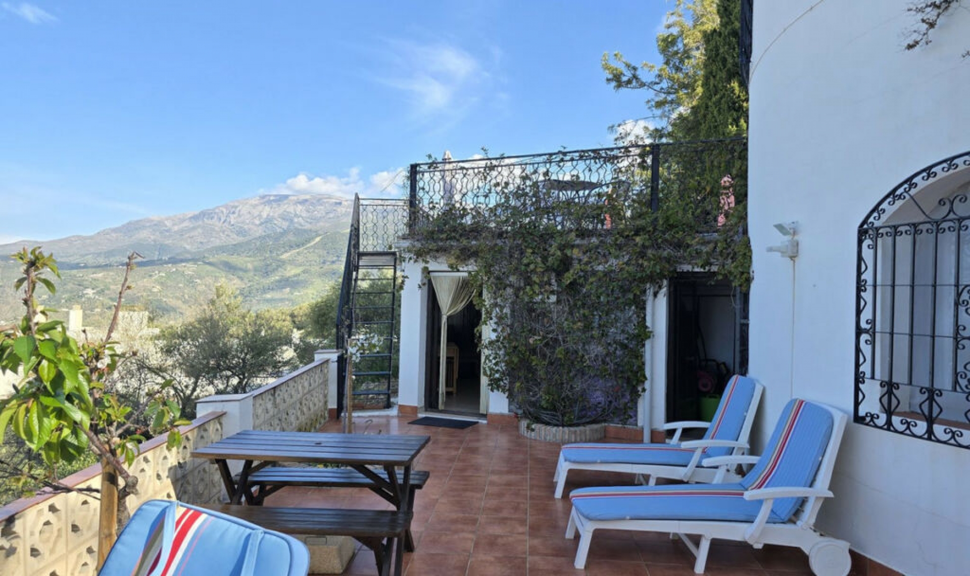 Resale - House -
Cómpeta