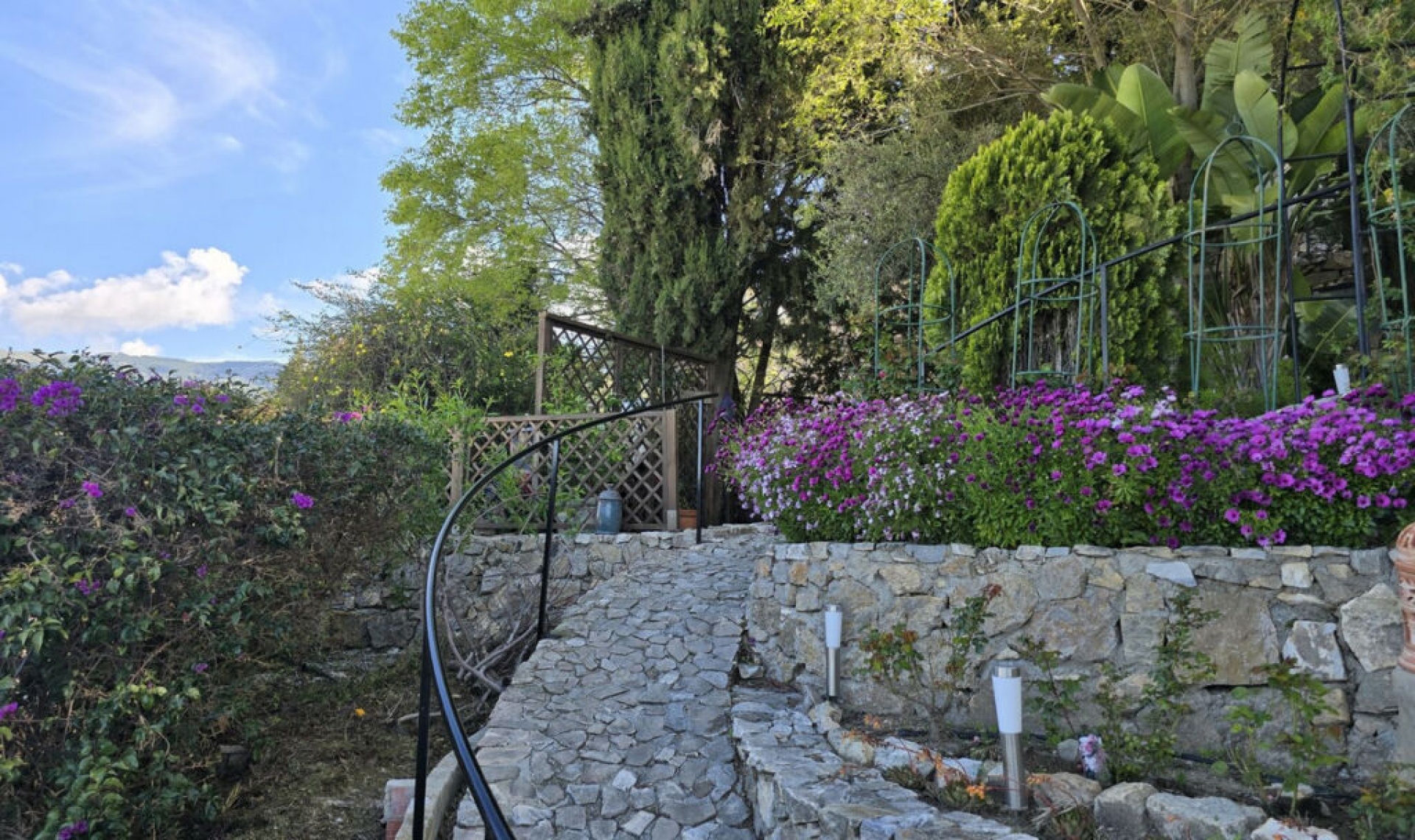 Resale - House -
Cómpeta