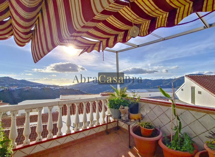 Resale - House -
Cómpeta