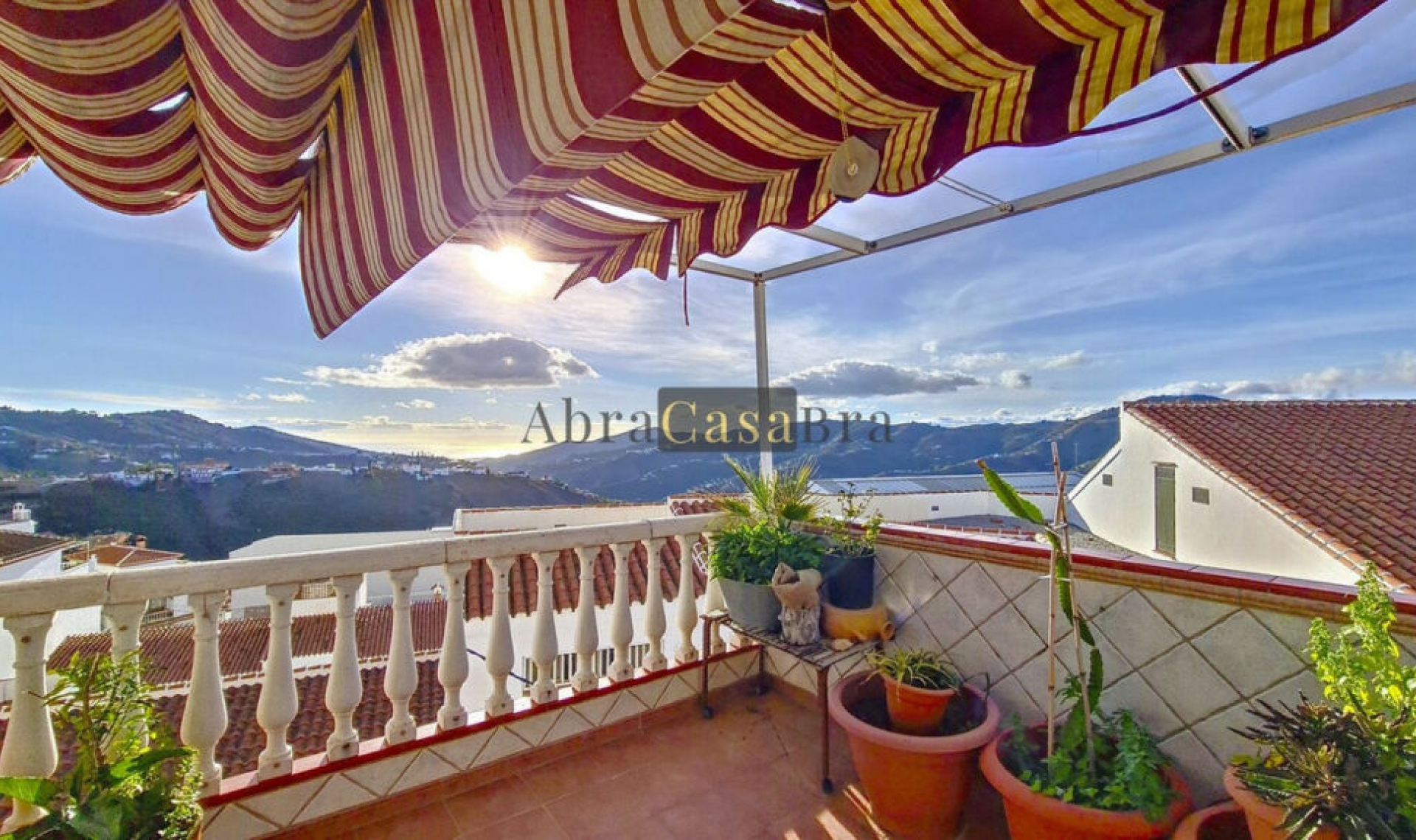 Resale - House -
Cómpeta