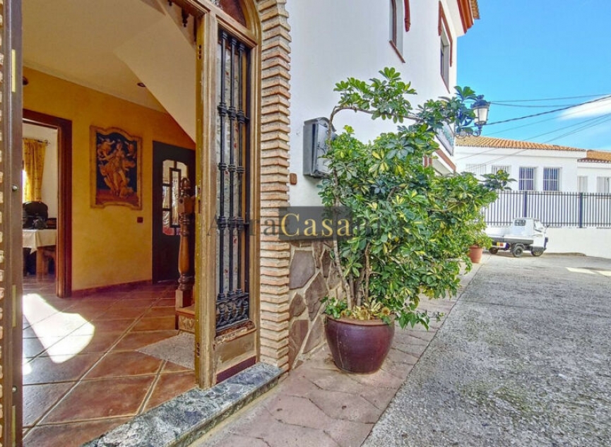 Resale - House -
Cómpeta