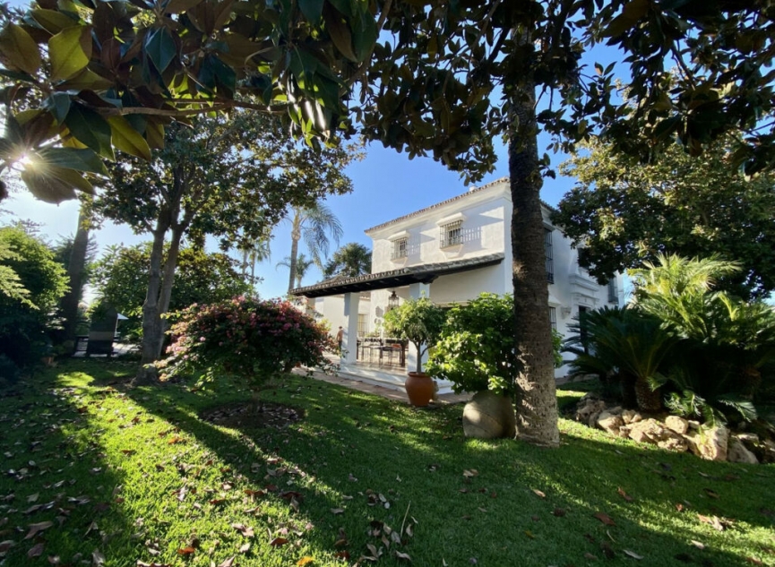 Resale - House -
Cortijo Blanco