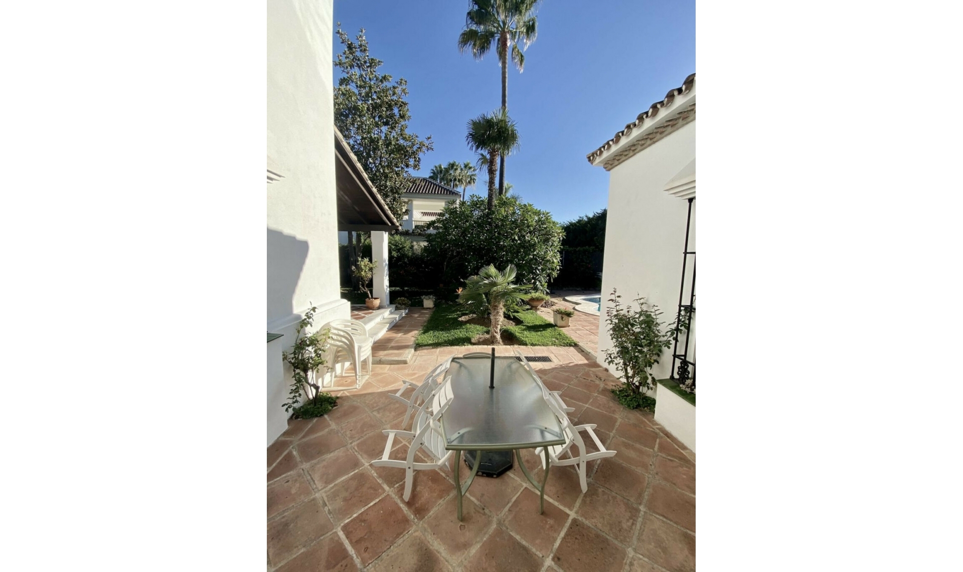 Resale - House -
Cortijo Blanco