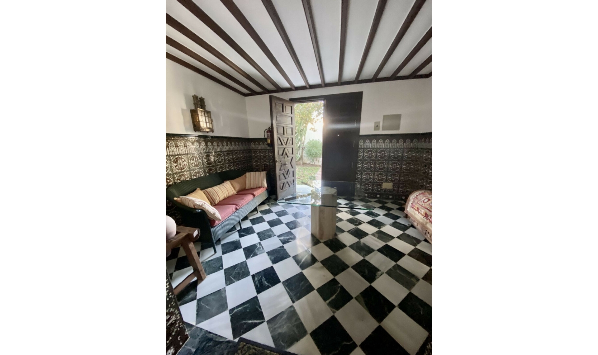 Resale - House -
Cortijo Blanco