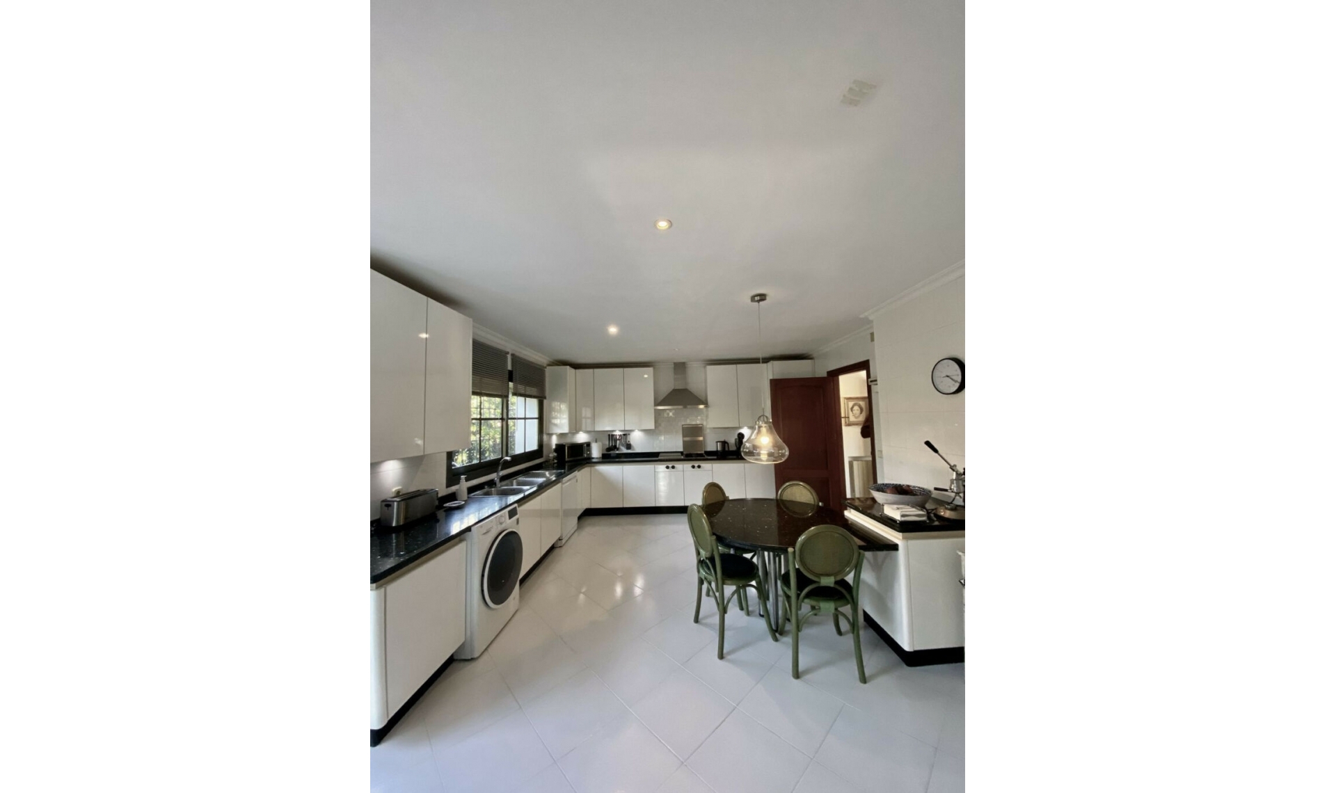 Resale - House -
Cortijo Blanco