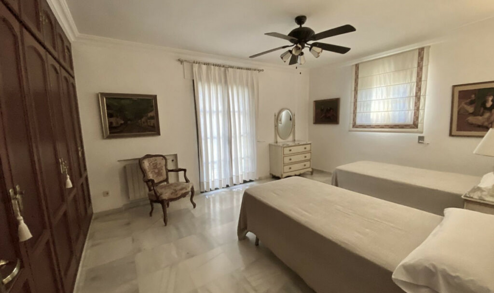 Resale - House -
Cortijo Blanco