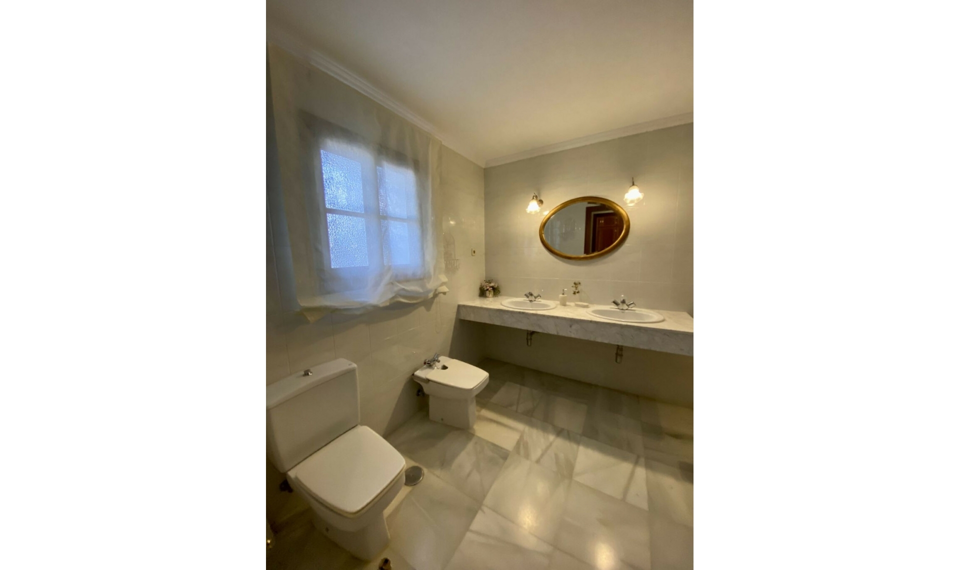 Resale - House -
Cortijo Blanco