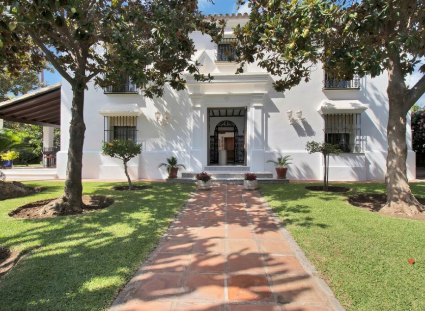 Resale - House -
Cortijo Blanco
