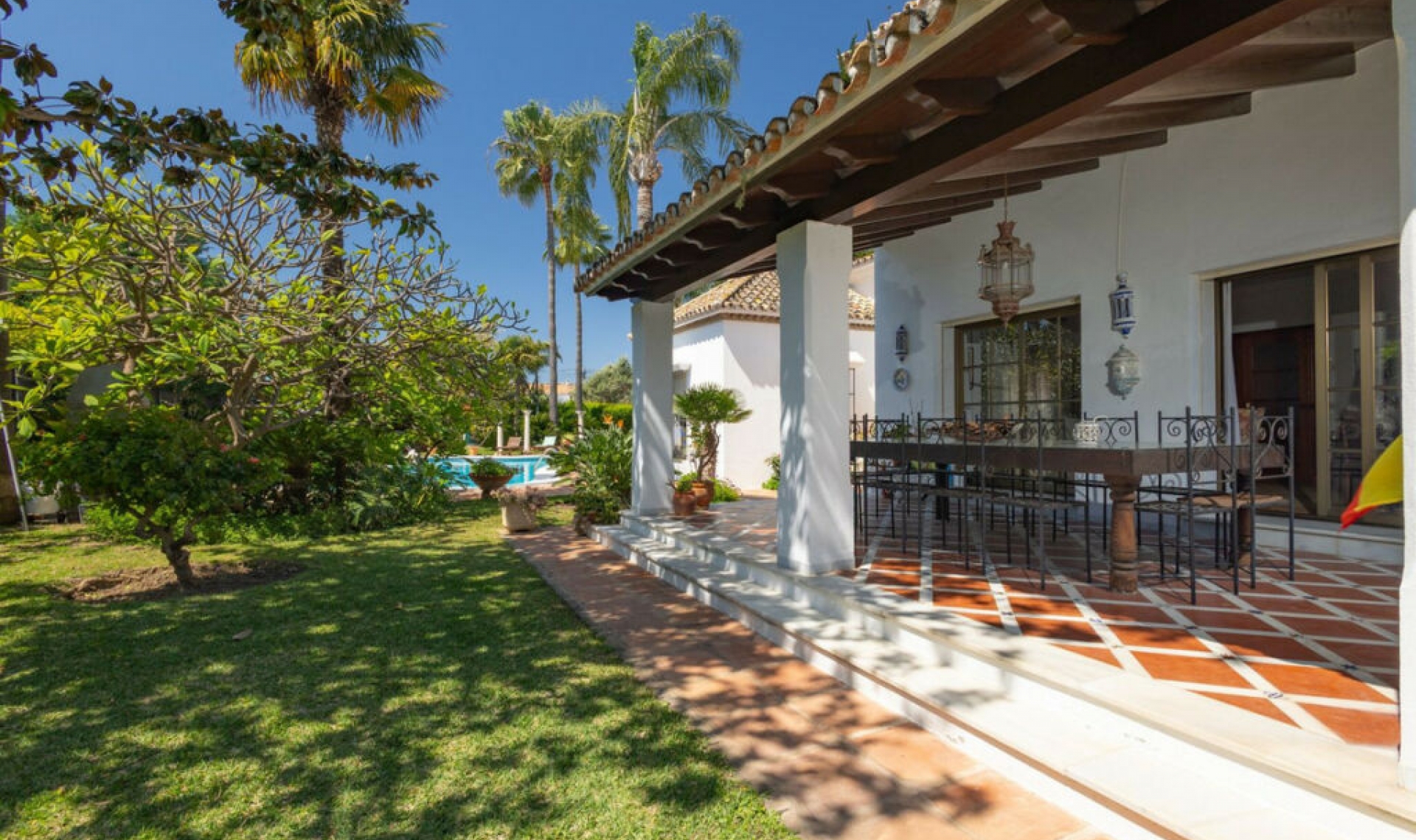 Resale - House -
Cortijo Blanco