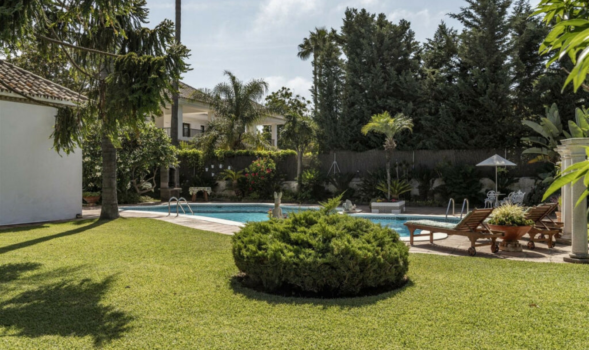 Resale - House -
Cortijo Blanco