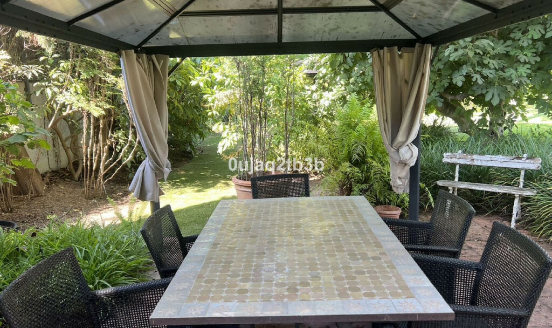 Resale - House -
Cortijo Blanco
