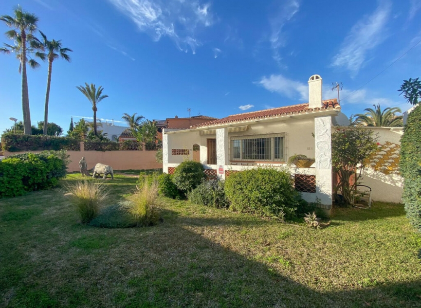 Resale - House -
Costabella