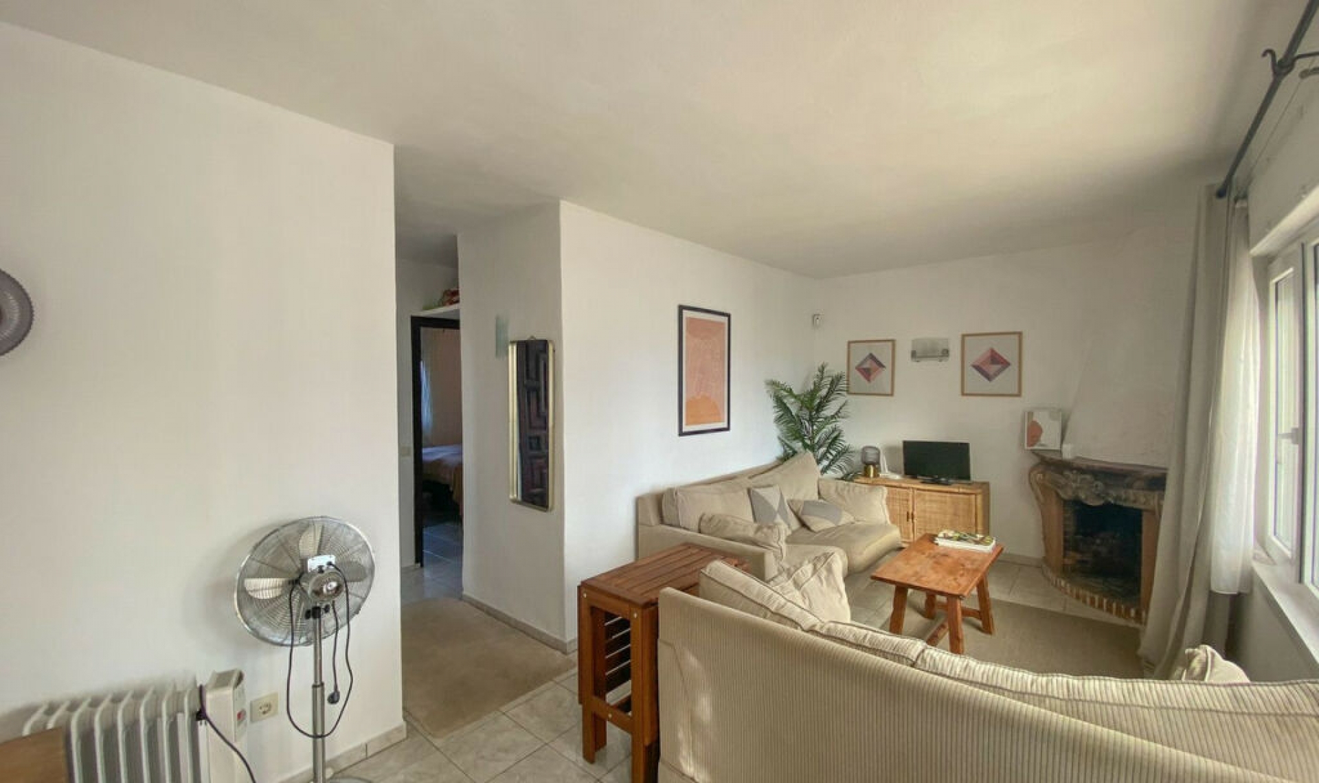 Resale - House -
Costabella