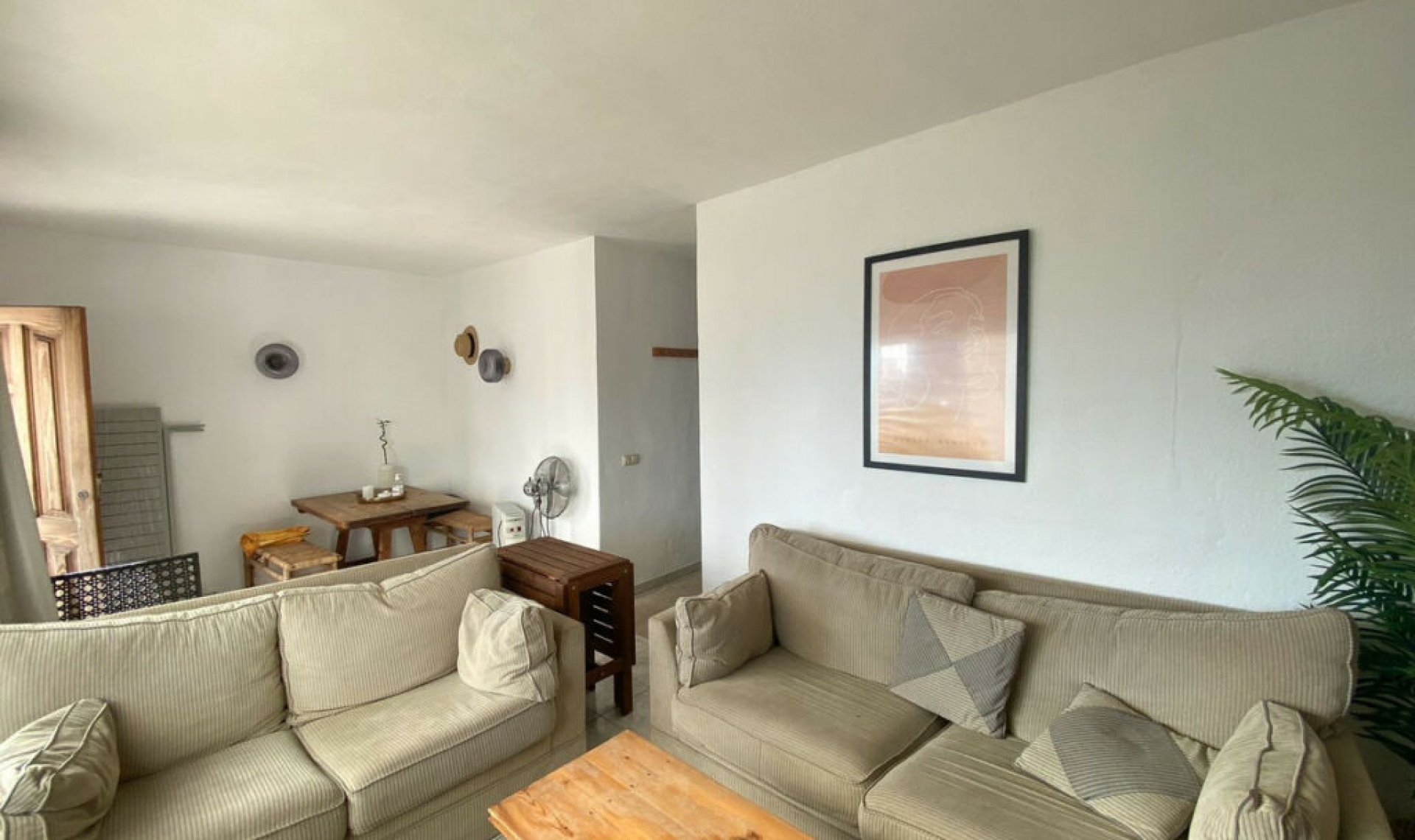 Resale - House -
Costabella