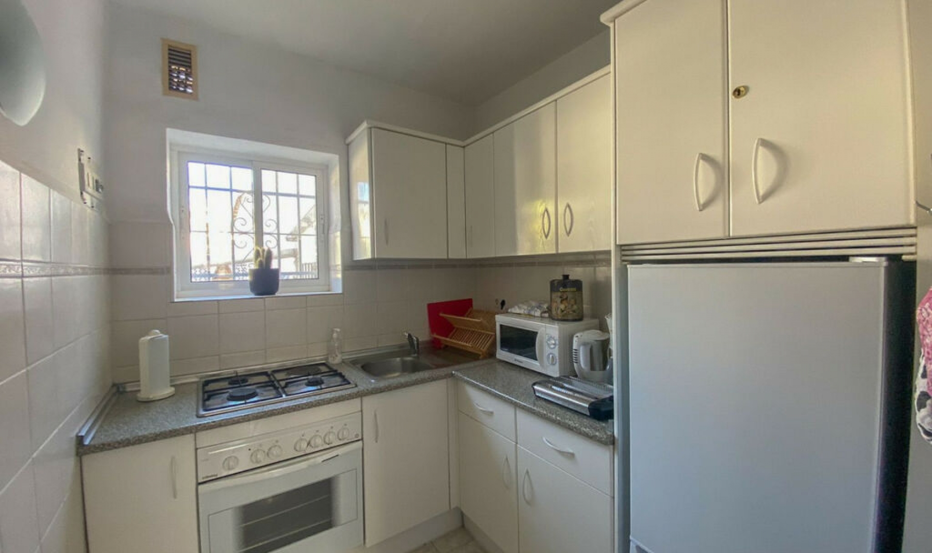 Resale - House -
Costabella