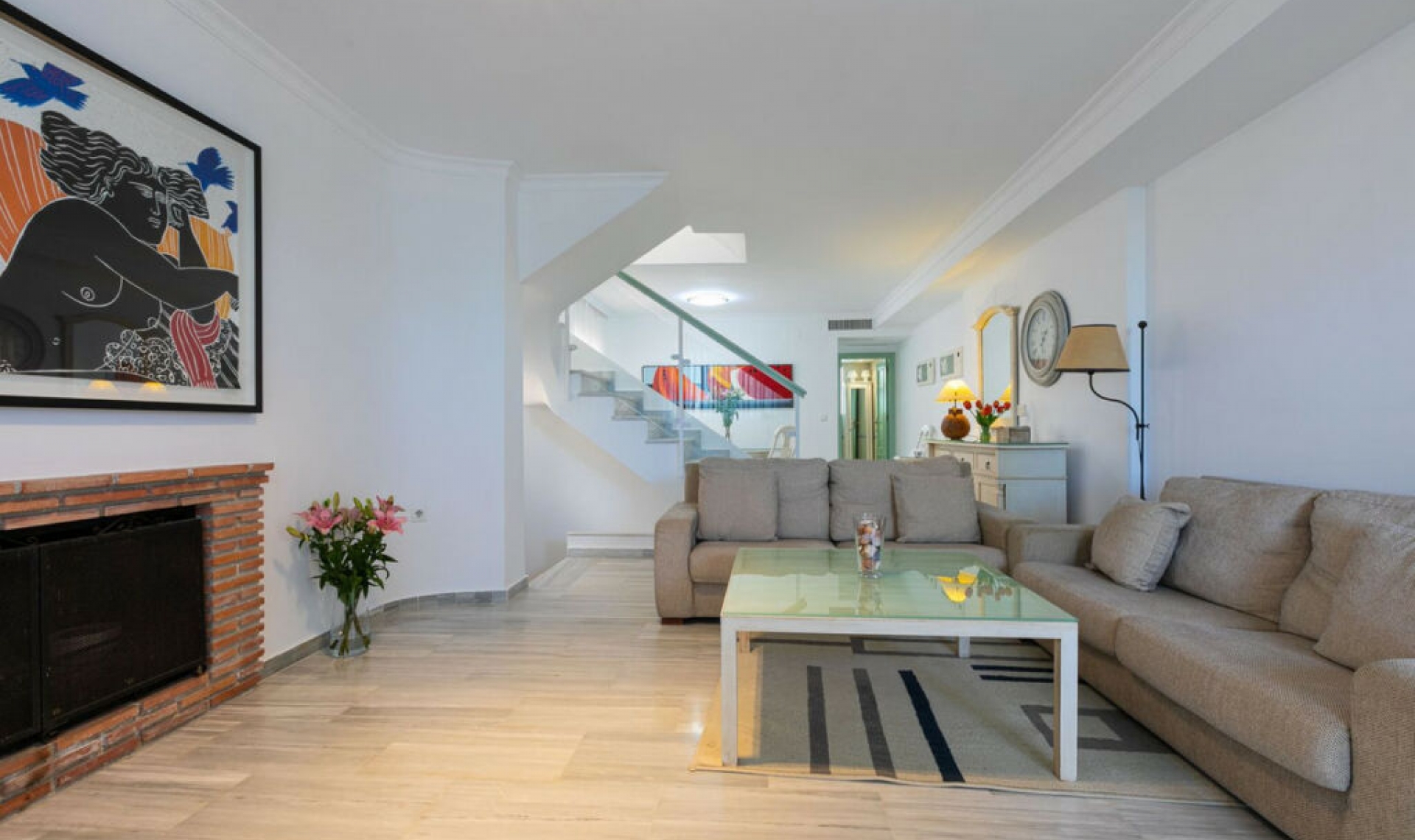 Resale - House -
Costabella