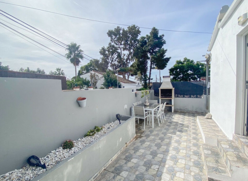 Resale - House -
Costabella