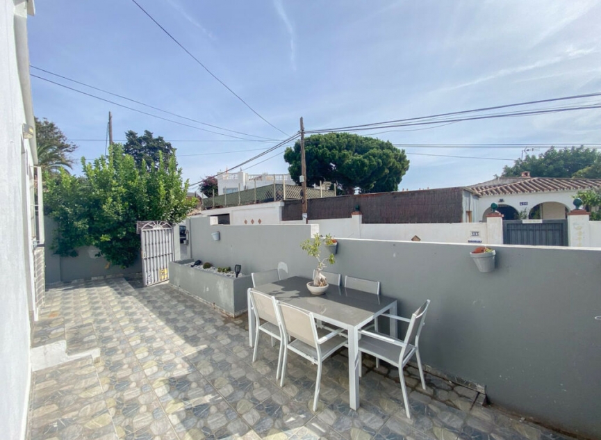 Resale - House -
Costabella