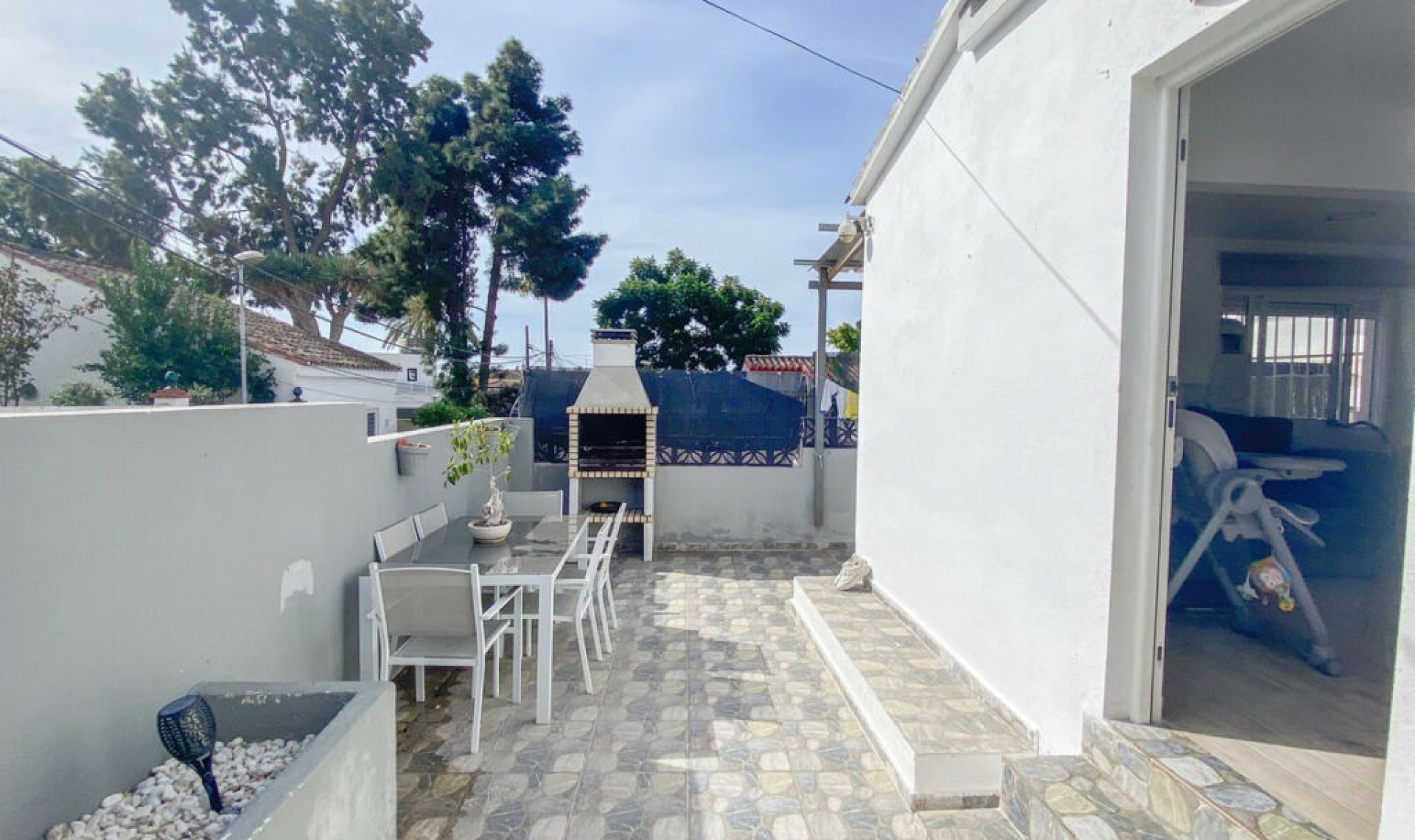 Resale - House -
Costabella