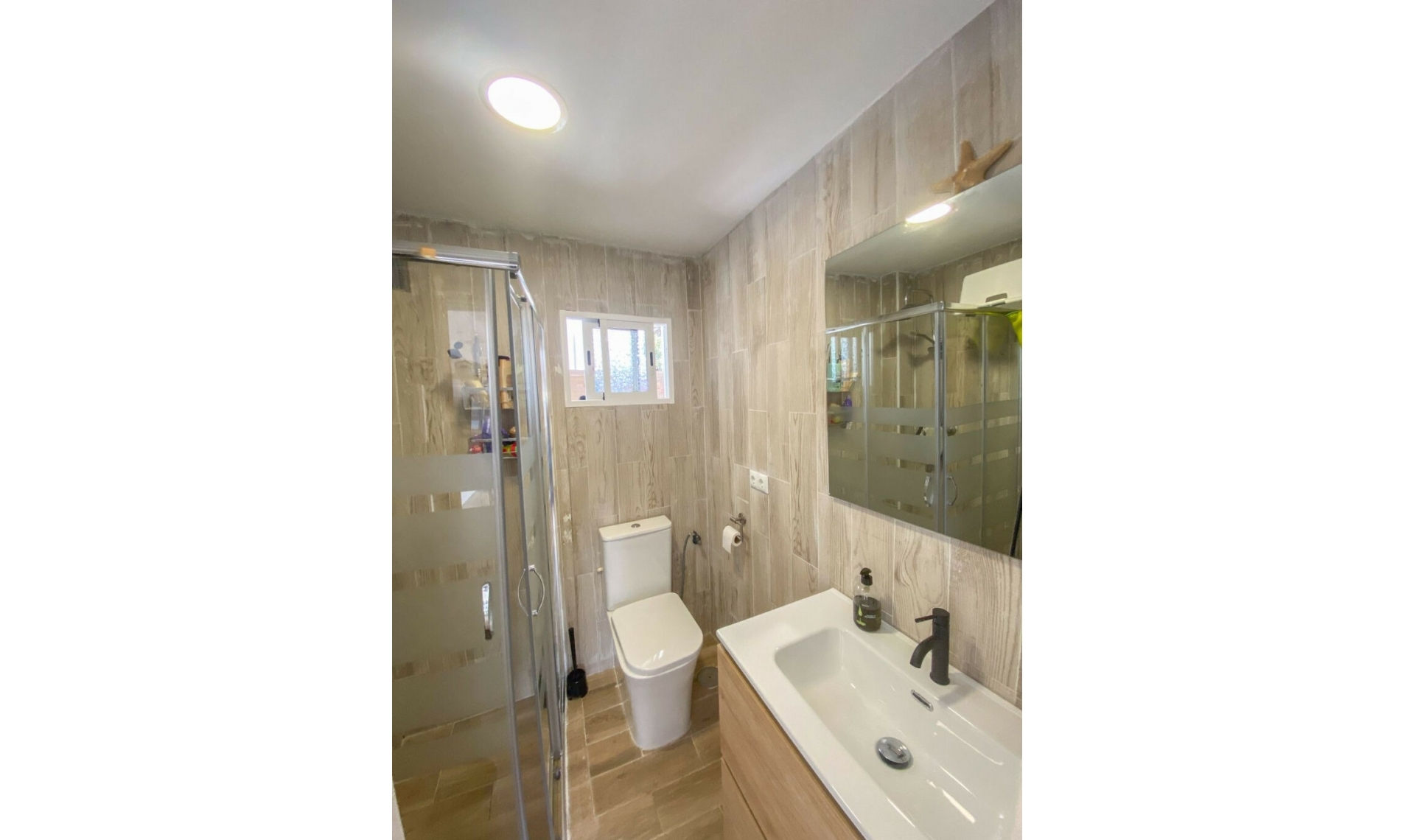 Resale - House -
Costabella