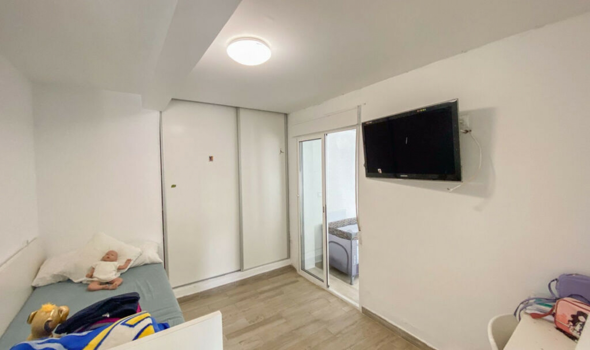 Resale - House -
Costabella