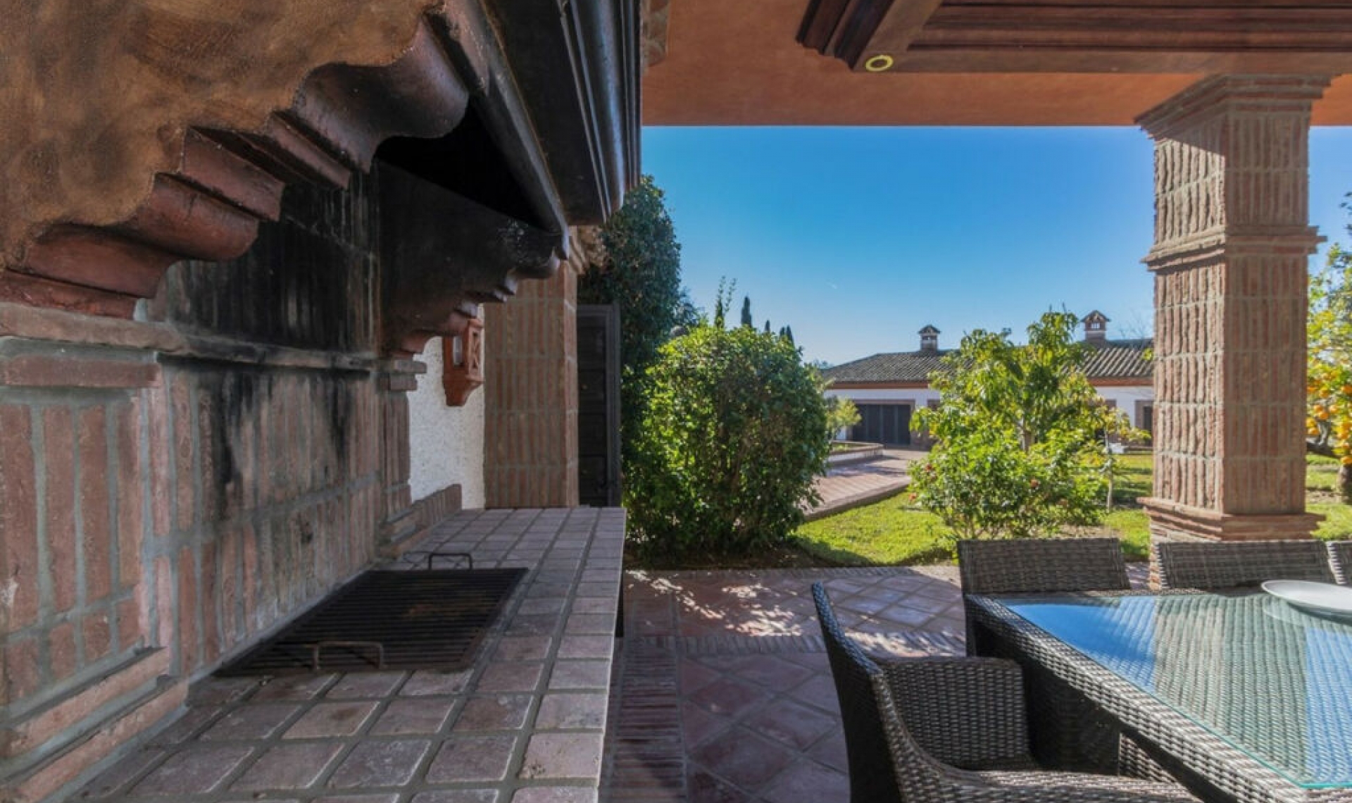 Resale - House -
Costabella