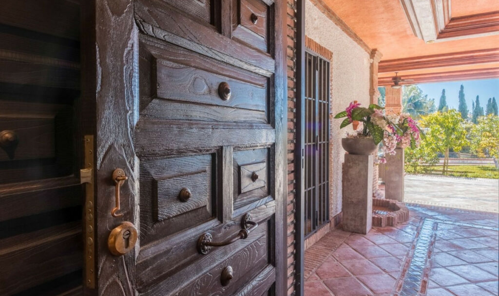 Resale - House -
Costabella