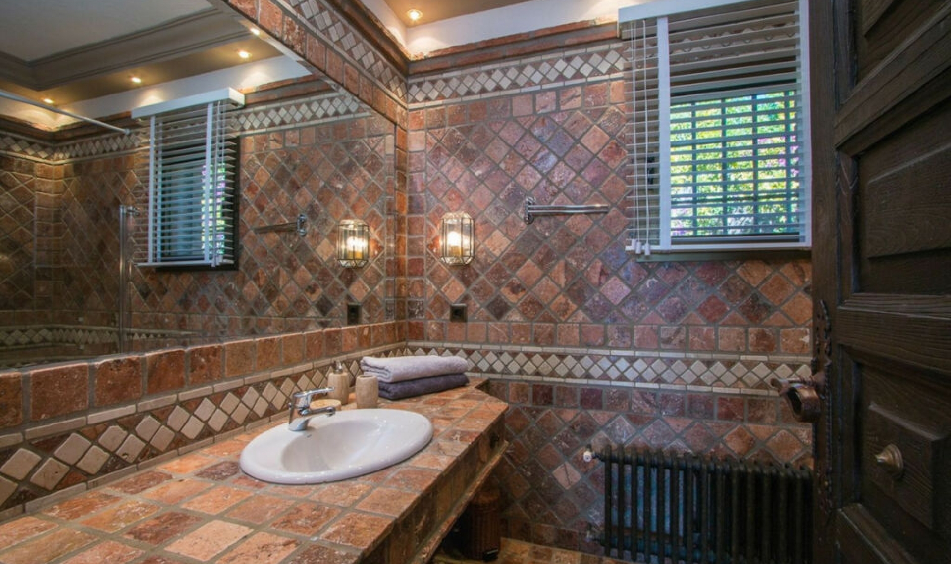 Resale - House -
Costabella