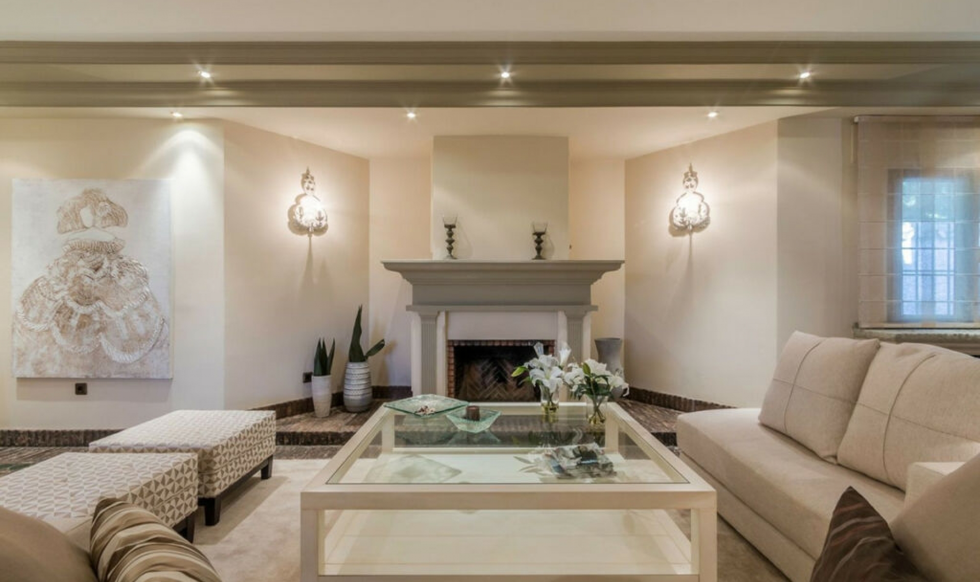 Resale - House -
Costabella