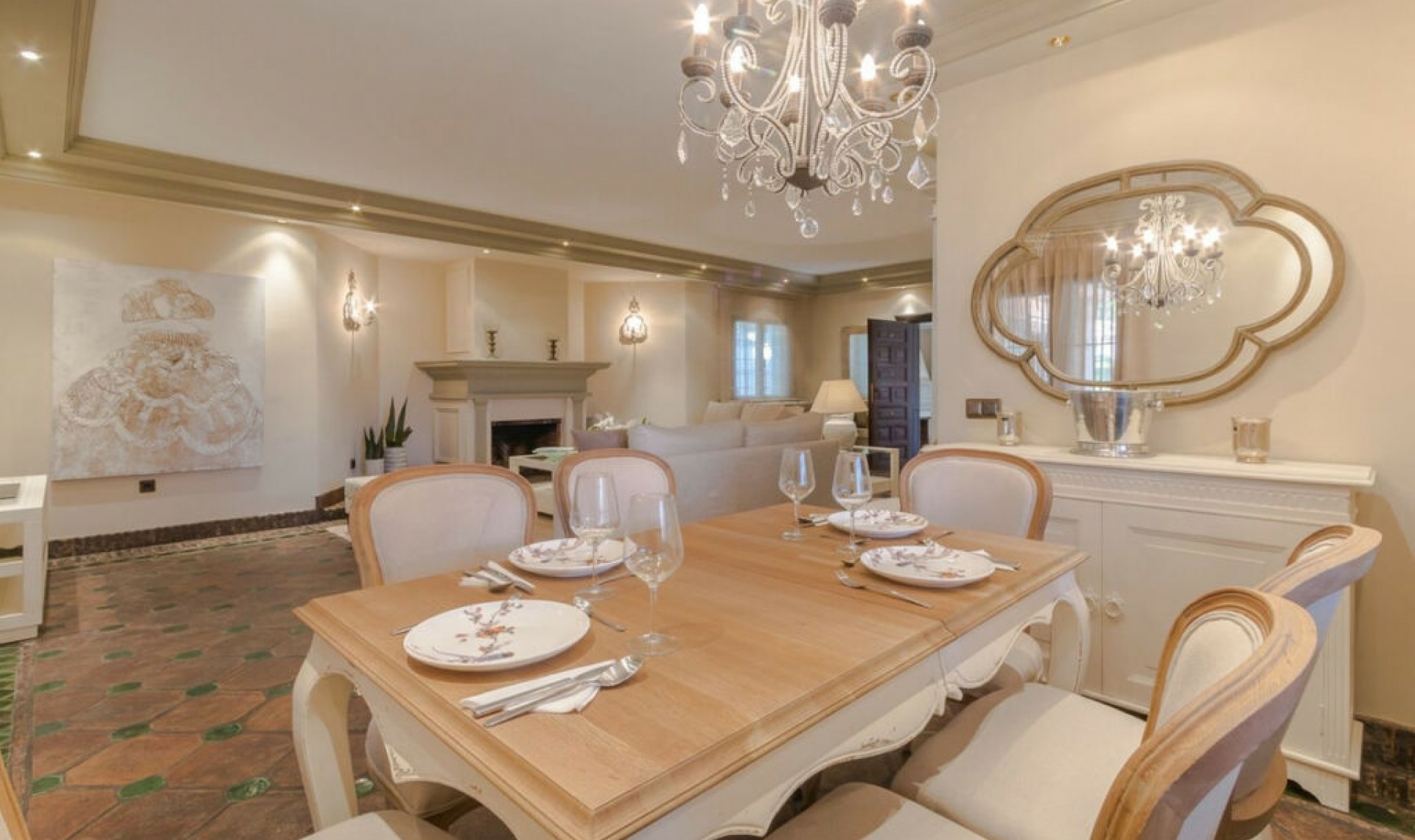 Resale - House -
Costabella