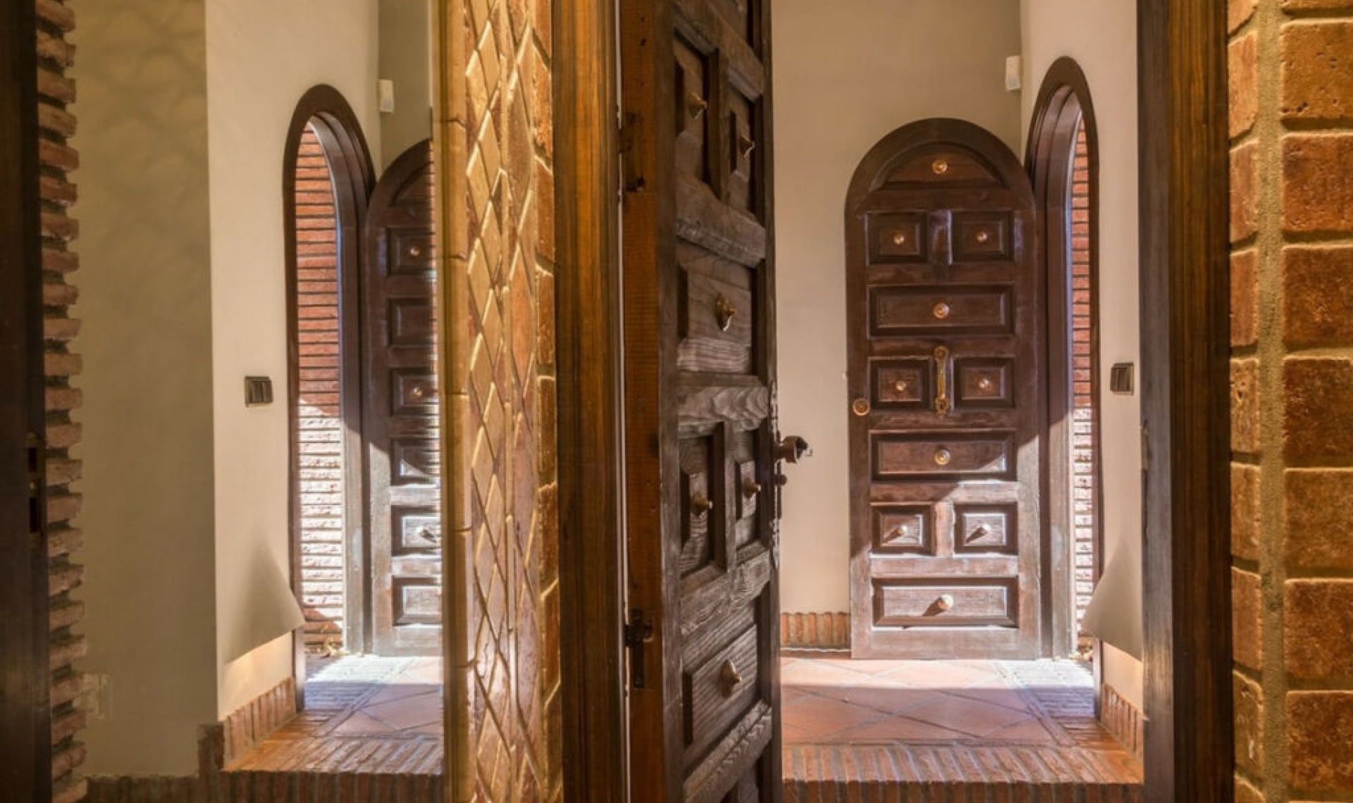 Resale - House -
Costabella