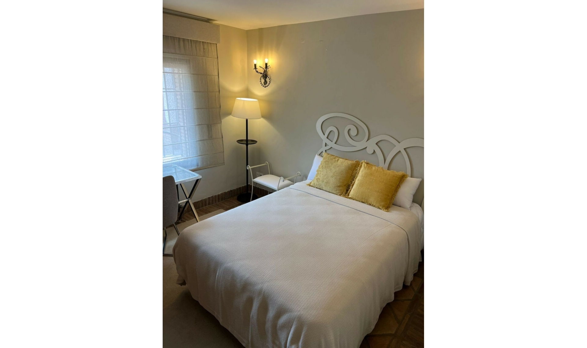 Resale - House -
Costabella