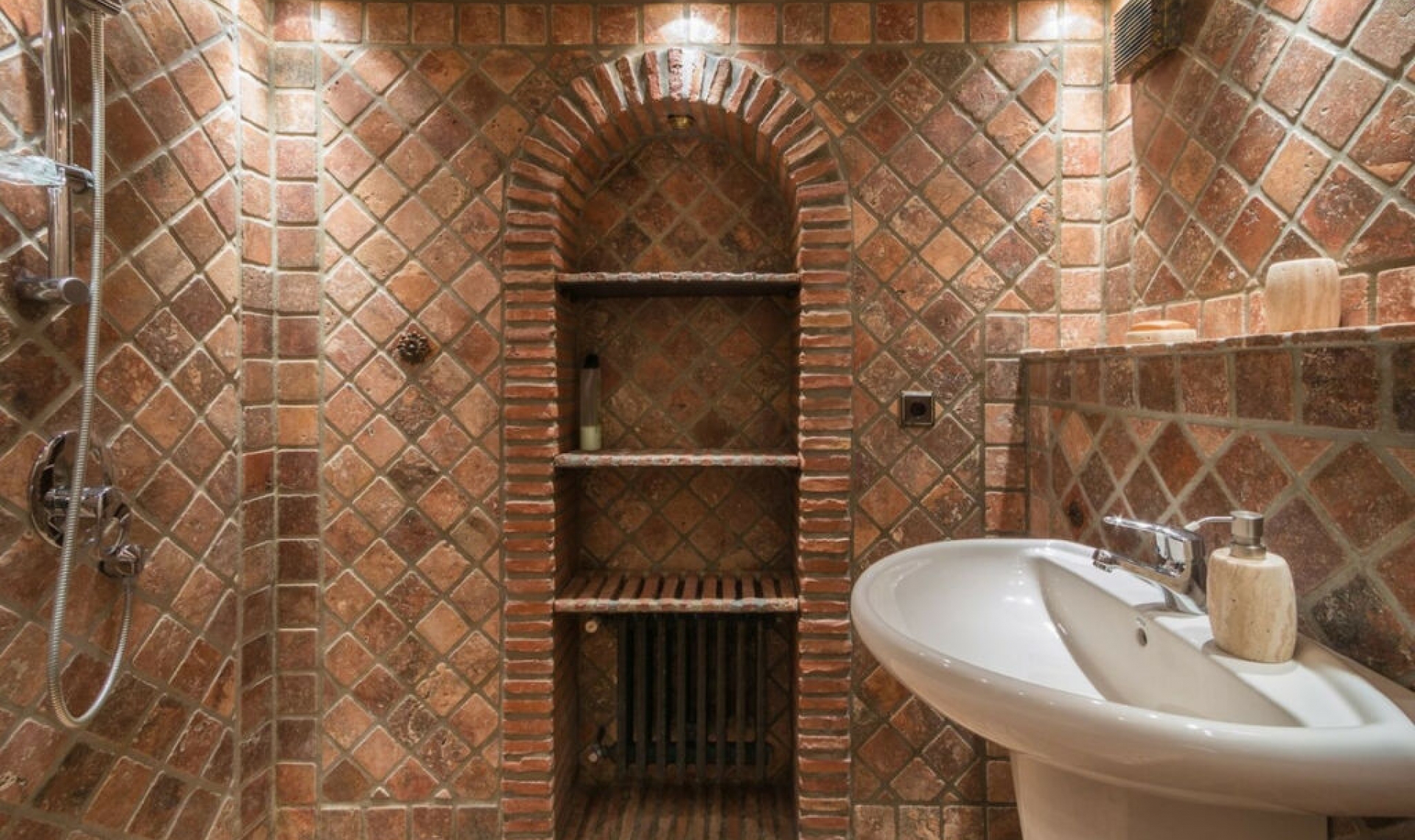 Resale - House -
Costabella