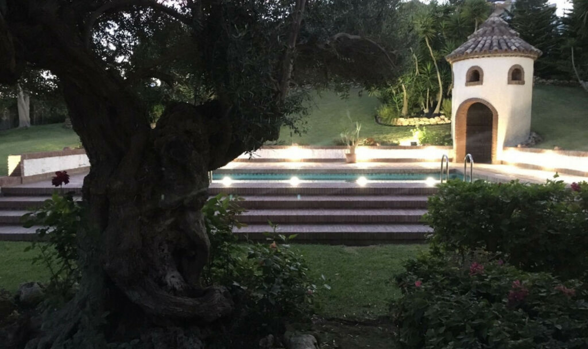 Resale - House -
Costabella