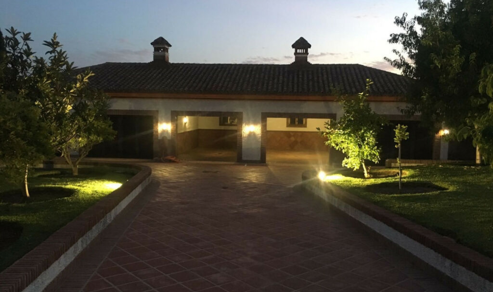 Resale - House -
Costabella