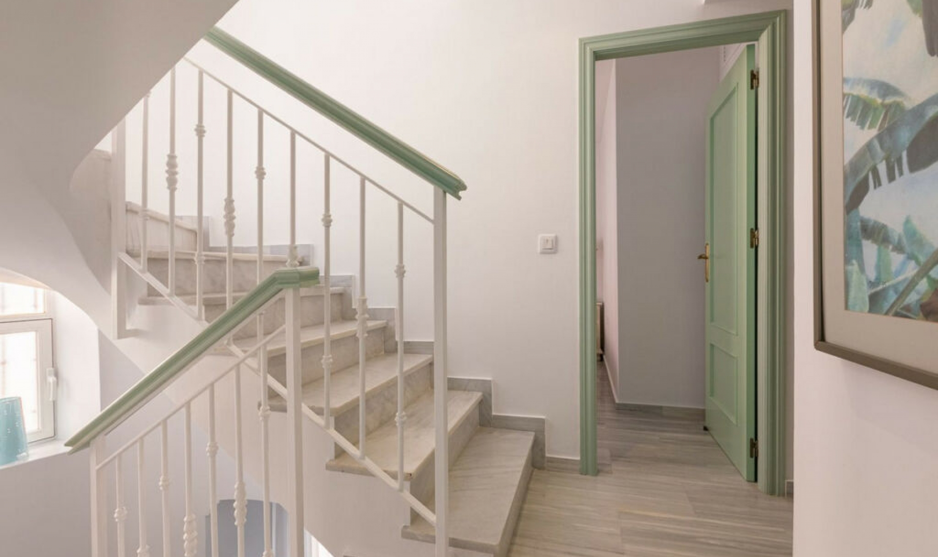 Resale - House -
Costabella